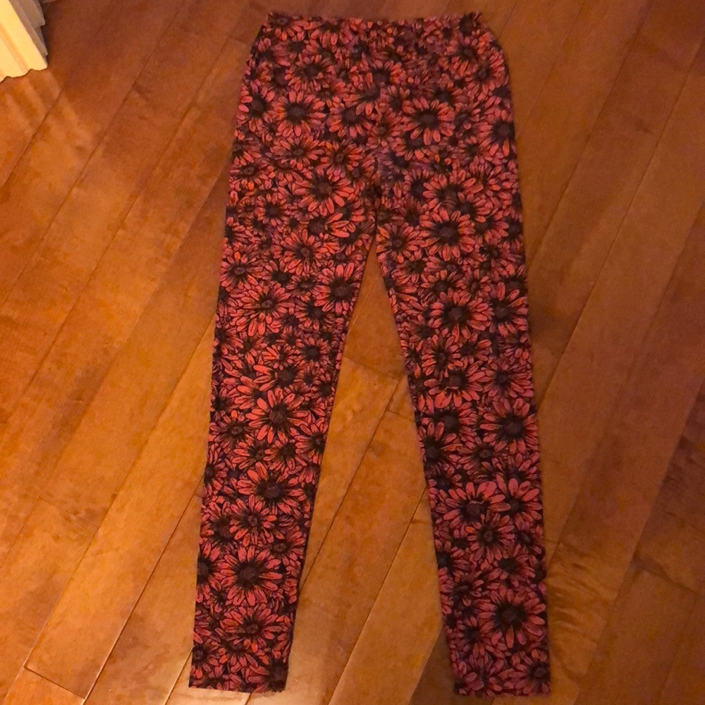 LuLaRoe OS Flower Leggings